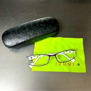 Izumi glasses in lovely purple and white .  Nice details on the sides